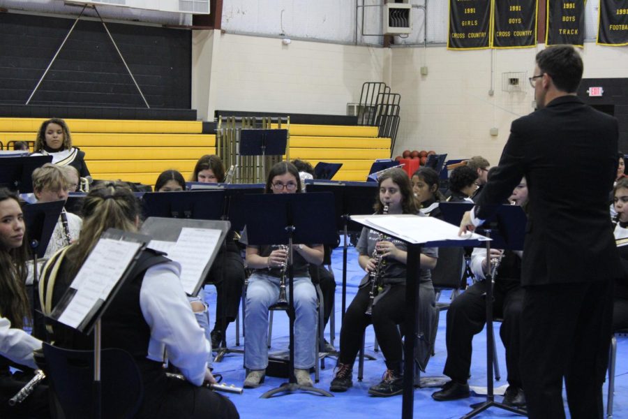 Cougar Band performs end of year concert